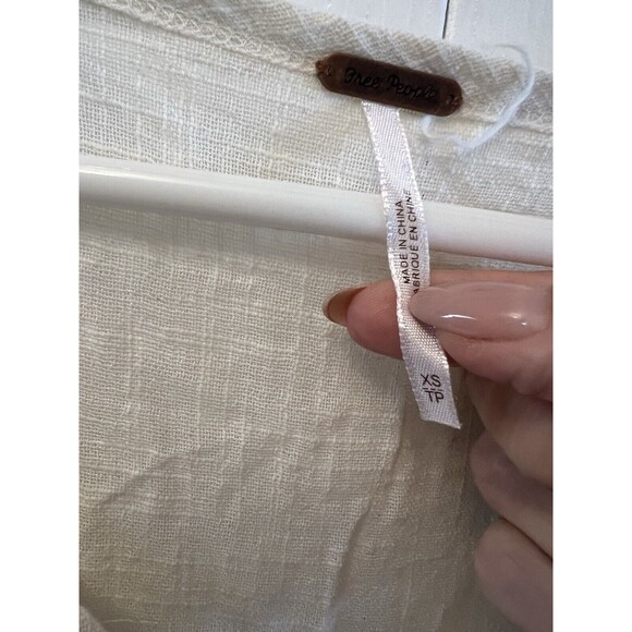 Free People "Summer Lovin" Linen Blend Frayed Trim Top Blouse Size XS $128 - Picture 7 of 9